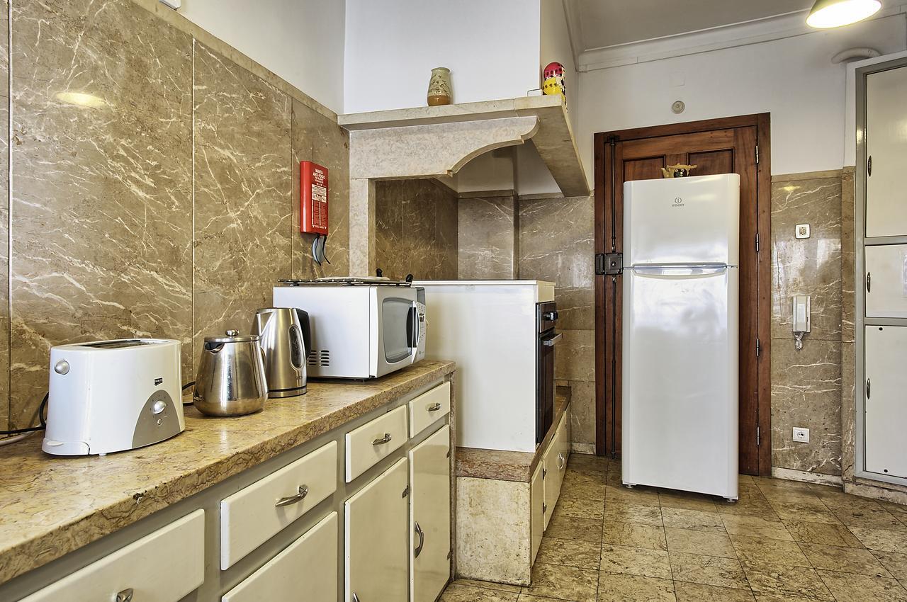 Apartment Apolonia 30 Guests Balconies Lissabon